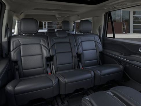 New 2025 Lincoln Navigator L Reserve AWD/4WD image 11