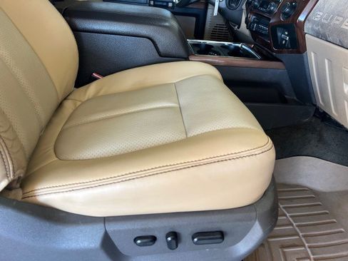 Used 2011 Ford F350 Lariat w/ Lariat Interior Pkg image 31