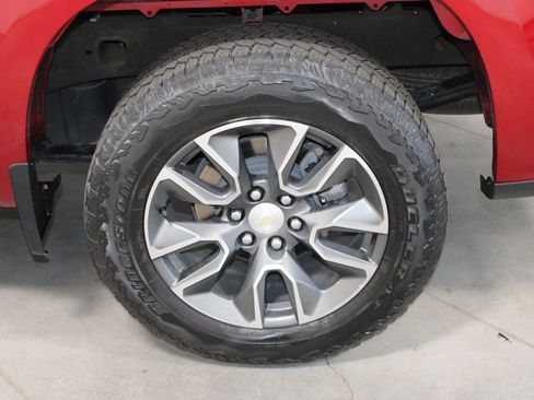 Used 2023 Chevrolet Silverado 1500 LT AWD/4WD image 60