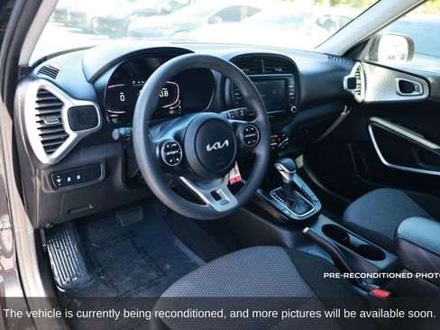 Used 2023 Kia Soul LX w/ LX Technology Package image 15