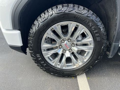 Used 2022 GMC Sierra 1500 Denali AWD/4WD image 8