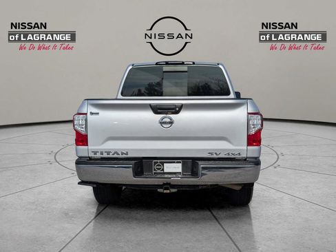 Used 2019 Nissan Titan 4x4 Crew Cab image 6