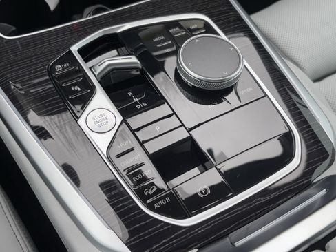 Used 2026 BMW X5 xDrive40i w/ M Sport Package image 29