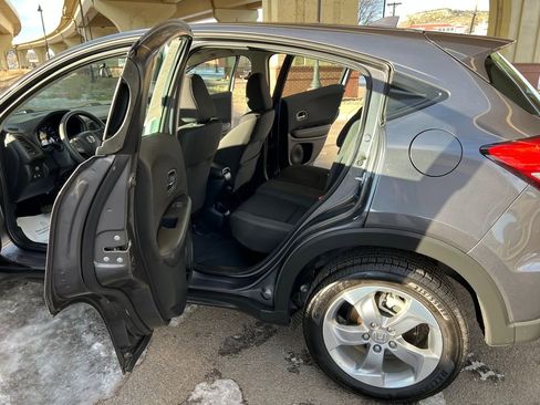 Used 2022 Honda HR-V LX image 8