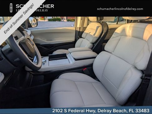 New 2026 Lincoln Navigator Premiere AWD/4WD image 11