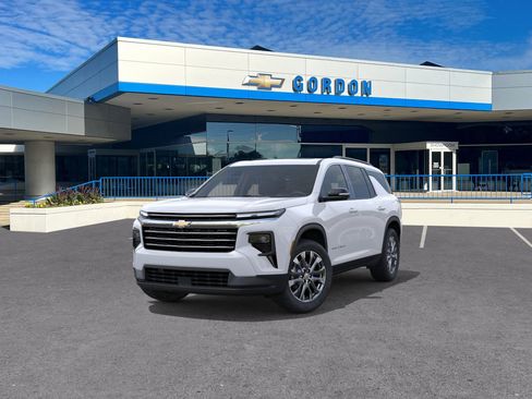 New 2026 Chevrolet Traverse LT w/ Sun and Wheel Package image 8