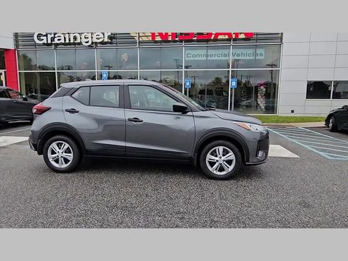 New 2025 Nissan Kicks Play S image 37