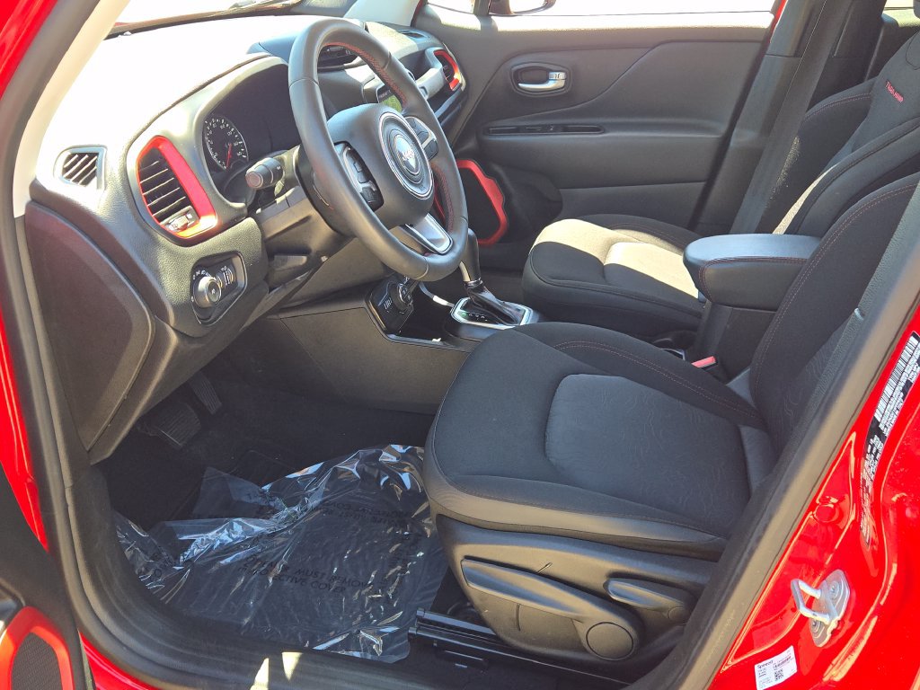 Used 2023 Jeep Renegade Trailhawk AWD/4WD image 22