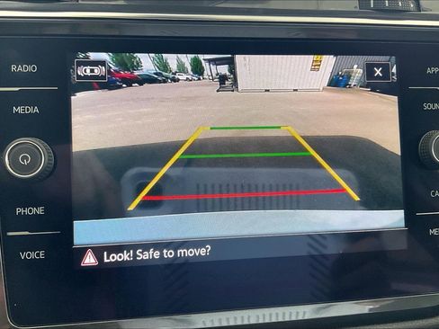 Used 2022 Volkswagen Tiguan SE AWD/4WD image 14