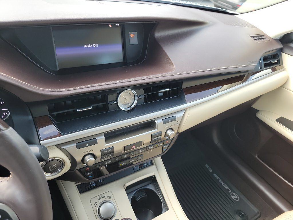 Used 2017 Lexus ES 350 w/ Premium Package FWD image 14