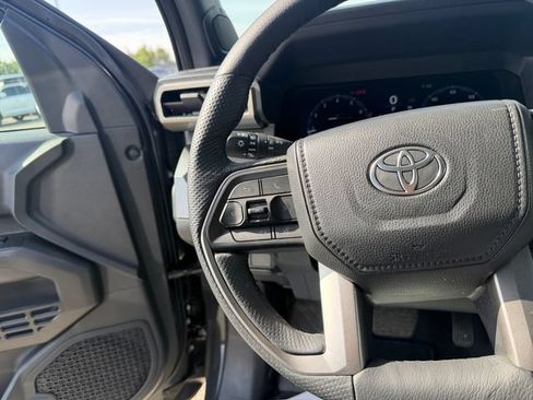 Used 2024 Toyota Tacoma TRD Off-Road w/ TRD Off Road Premium Package AWD/4WD image 20