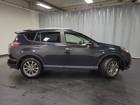 Used 2017 Toyota RAV4 Limited image 9