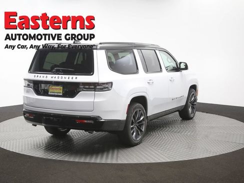Used 2025 Jeep Grand Wagoneer Series III w/ Rear Seat Video Group 1 AWD/4WD image 46
