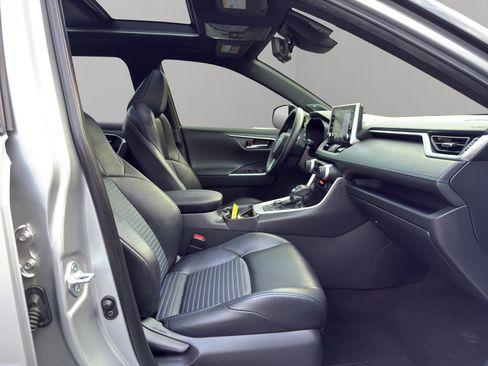 Used 2019 Toyota RAV4 XSE image 18