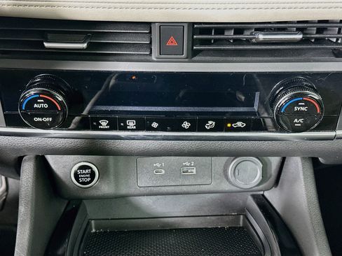 Used 2023 Nissan Rogue SV FWD image 23
