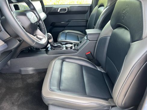 Used 2025 Ford Bronco Outer Banks AWD/4WD image 12