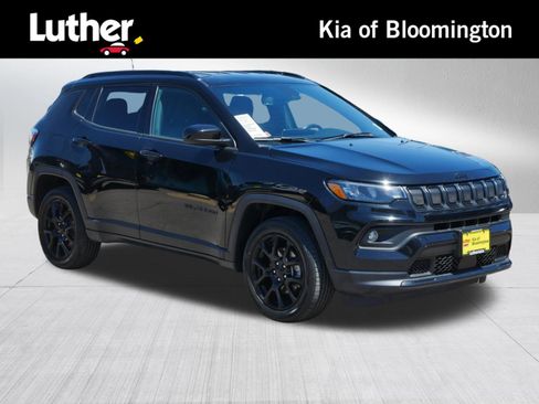 Used 2022 Jeep Compass Latitude w/ Convenience Group AWD/4WD image 1