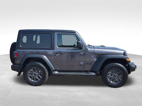 Used 2026 Jeep Wrangler Sport AWD/4WD image 2