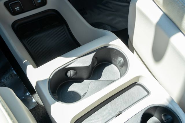 Used 2017 Chrysler Pacifica Touring FWD image 43