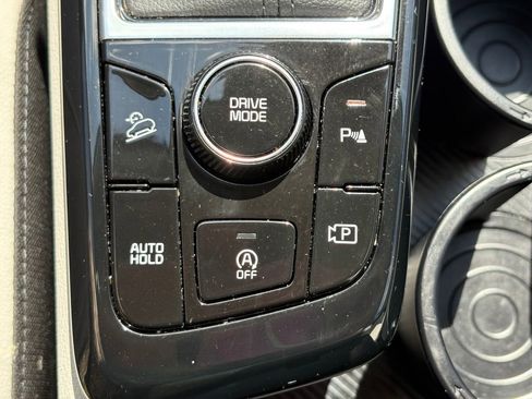 Used 2025 Kia Sportage EX w/ Premium Package image 27