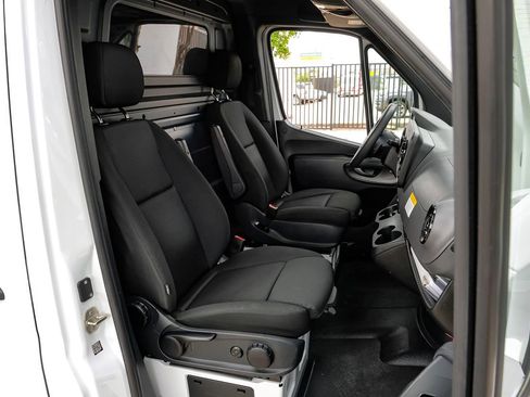 Used 2023 Mercedes-Benz Sprinter 2500 image 24