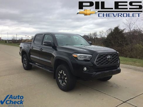 Used 2023 Toyota Tacoma TRD Off-Road w/ Advanced Technology Package image 1