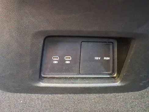 Used 2025 Volkswagen Atlas SEL Premium R-Line image 13