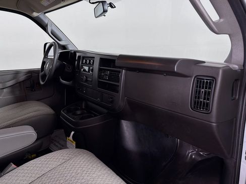 New 2026 Chevrolet Express 3500 Extended RWD image 23