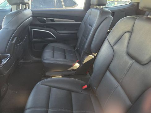 Used 2022 Kia Telluride EX w/ EX Premium Package AWD/4WD image 26