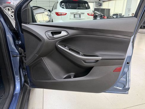 Used 2018 Ford Focus SEL w/ Cold Weather Package FWD image 16