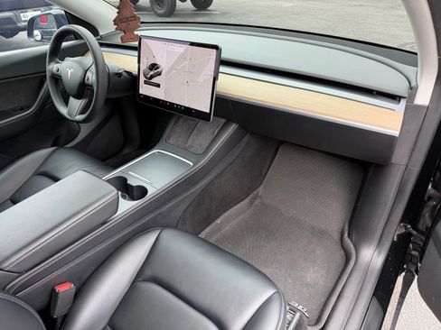 Used 2021 Tesla Model Y 2WD image 12
