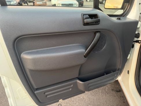 Used 2013 Ford Transit Connect XLT image 9