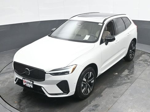 New 2026 Volvo XC60 B5 Plus w/ Protection Package Premier AWD/4WD image 33