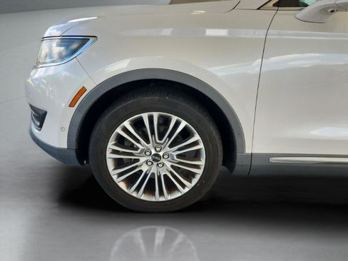 Used 2016 Lincoln MKX Reserve w/ Technology Package FWD image 30