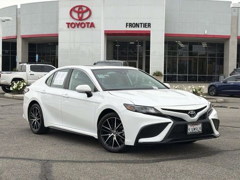 Certified 2024 Toyota Camry SE image 1