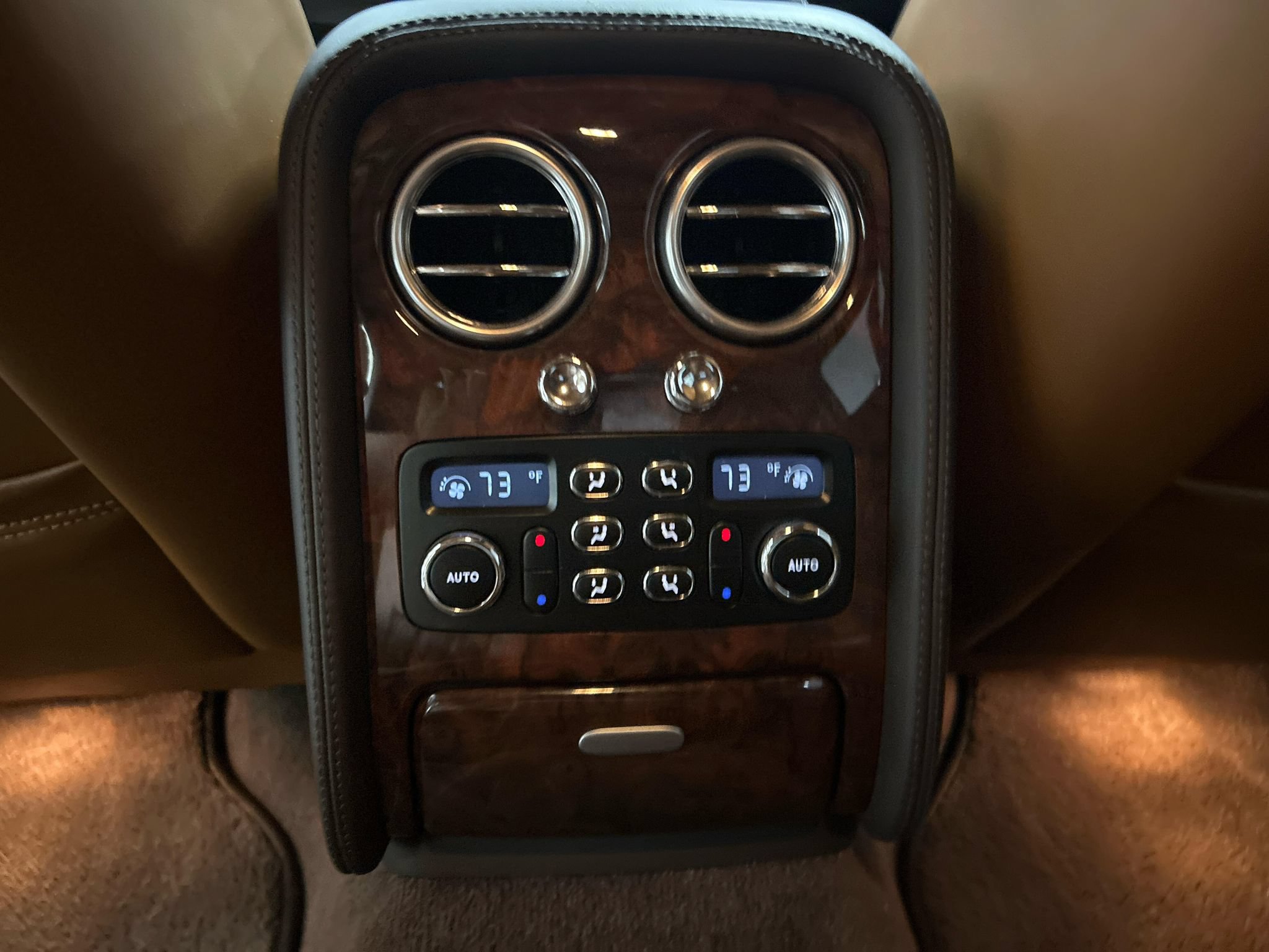 Used 2013 Bentley Flying Spur Flying Spur w/ Convenience Specification Pkg AWD/4WD image 14