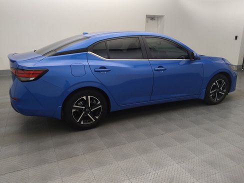 Used 2025 Nissan Sentra SV w/ Trunk Package FWD image 10