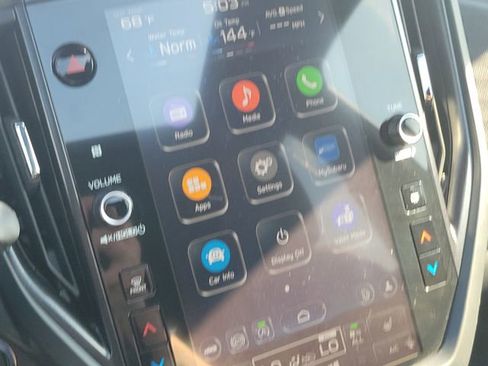 Used 2025 Subaru Forester Premium image 27