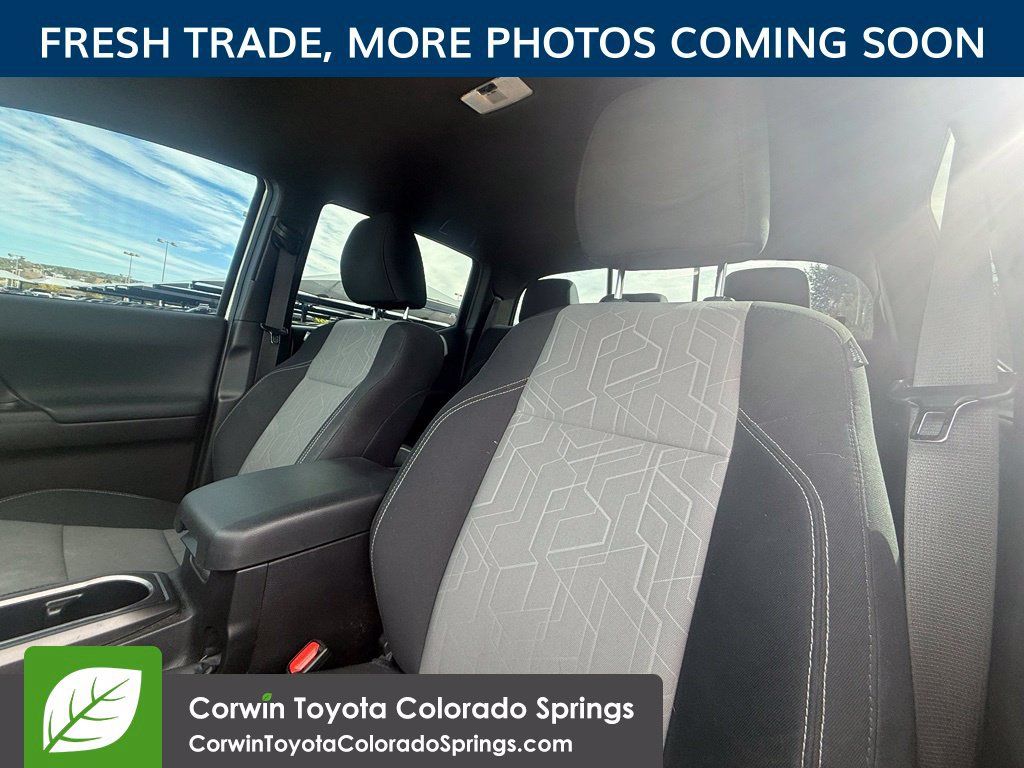 Used 2023 Toyota Tacoma TRD Off-Road w/ Technology Package AWD/4WD image 12