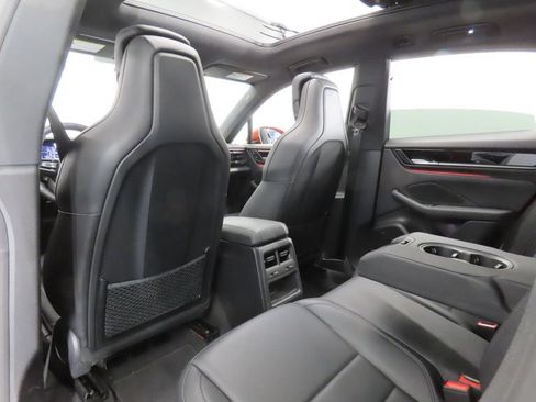 Certified 2025 Porsche Macan Electric RWD image 42