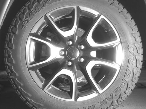 Used 2025 Jeep Compass Trailhawk AWD/4WD image 14