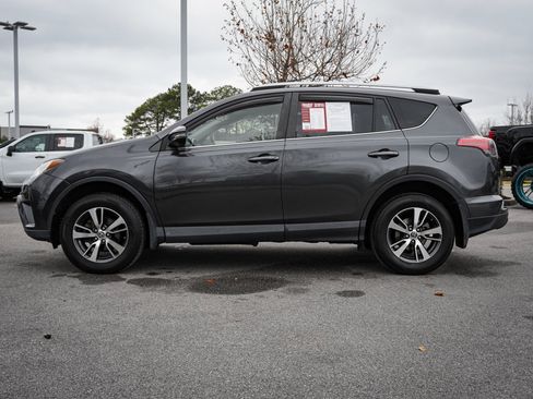 Used 2018 Toyota RAV4 XLE image 7
