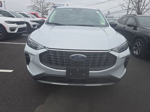 Used 2025 Ford Escape Active AWD/4WD image 2