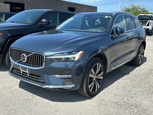 Used 2023 Volvo XC60 B5 Plus AWD/4WD image 3