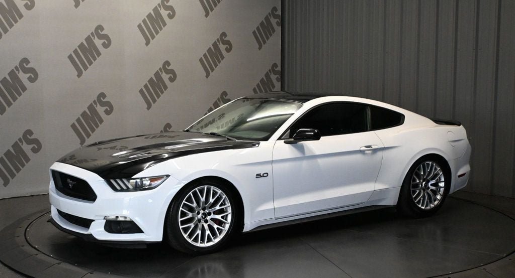 Used 2015 Ford Mustang GT RWD image 1
