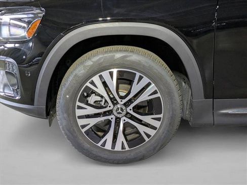 New 2025 Mercedes-Benz GLB 250 image 10