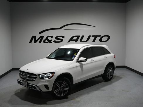 Used 2021 Mercedes-Benz GLC 300 4MATIC image 2