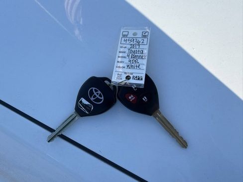 Used 2017 Toyota 4Runner SR5 Premium image 14