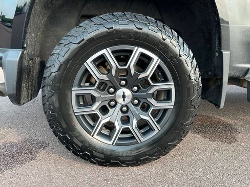 Used 2023 Chevrolet Colorado Z71 w/ Z71 Convenience Package 2 AWD/4WD image 37