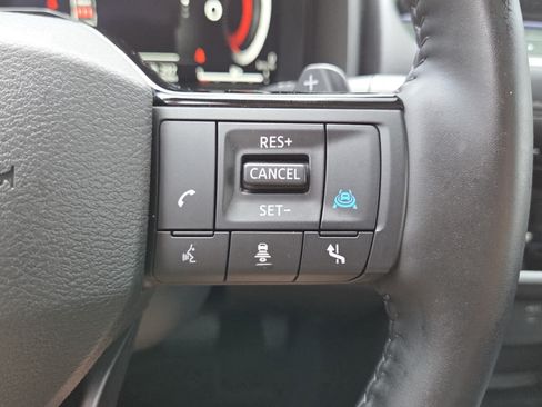 Used 2025 Nissan Rogue SL w/ Tech Package FWD image 13